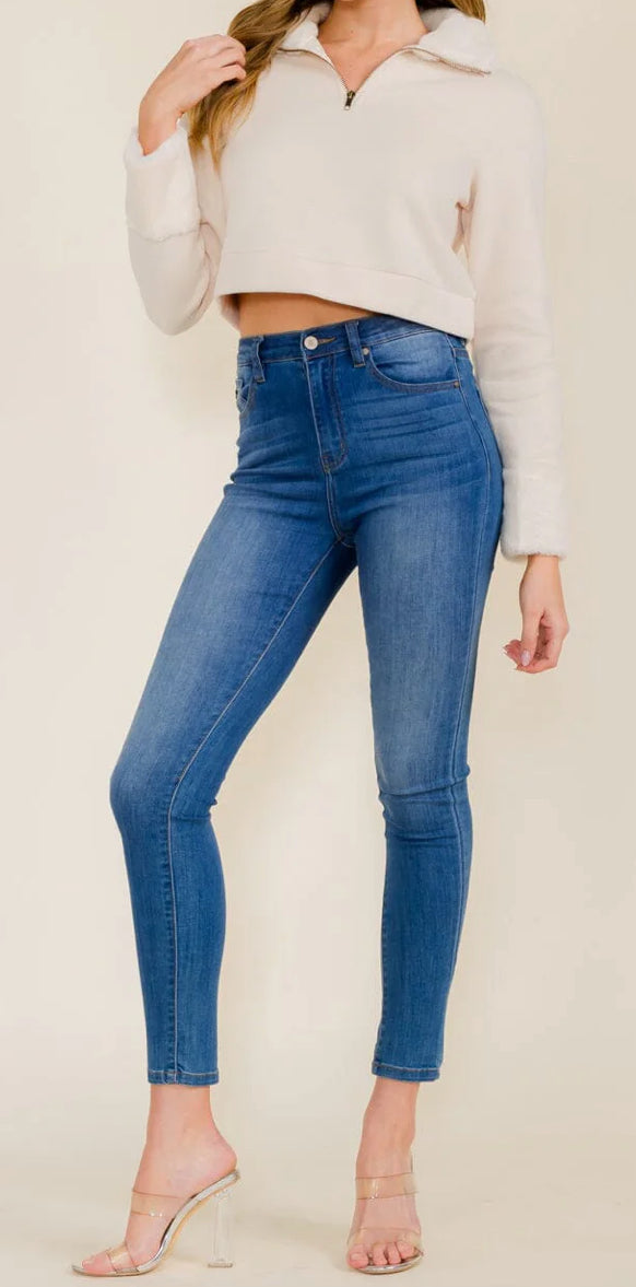 Women’s long sleeve zip up Sherpa crop sweater