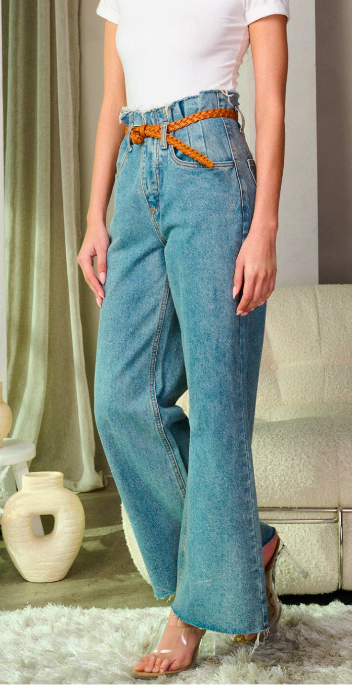 WOMEN'S BUTTON CLOSURE HIGH WAIST BELTED DENIM PANTS