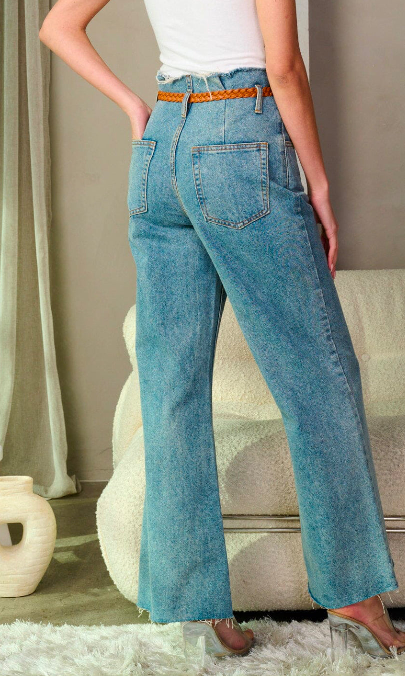 WOMEN'S BUTTON CLOSURE HIGH WAIST BELTED DENIM PANTS