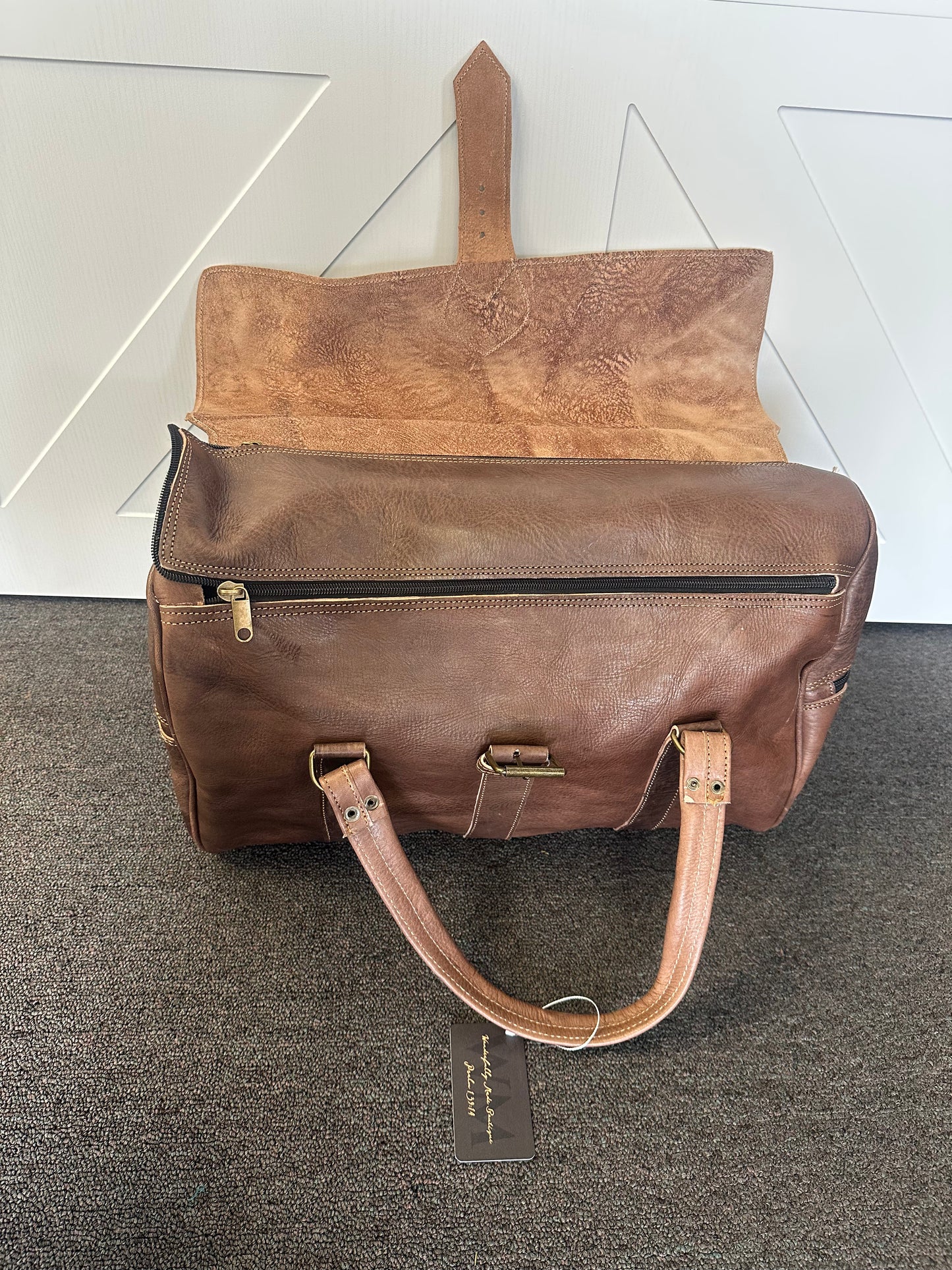 Large Angelica traveling bag with strap