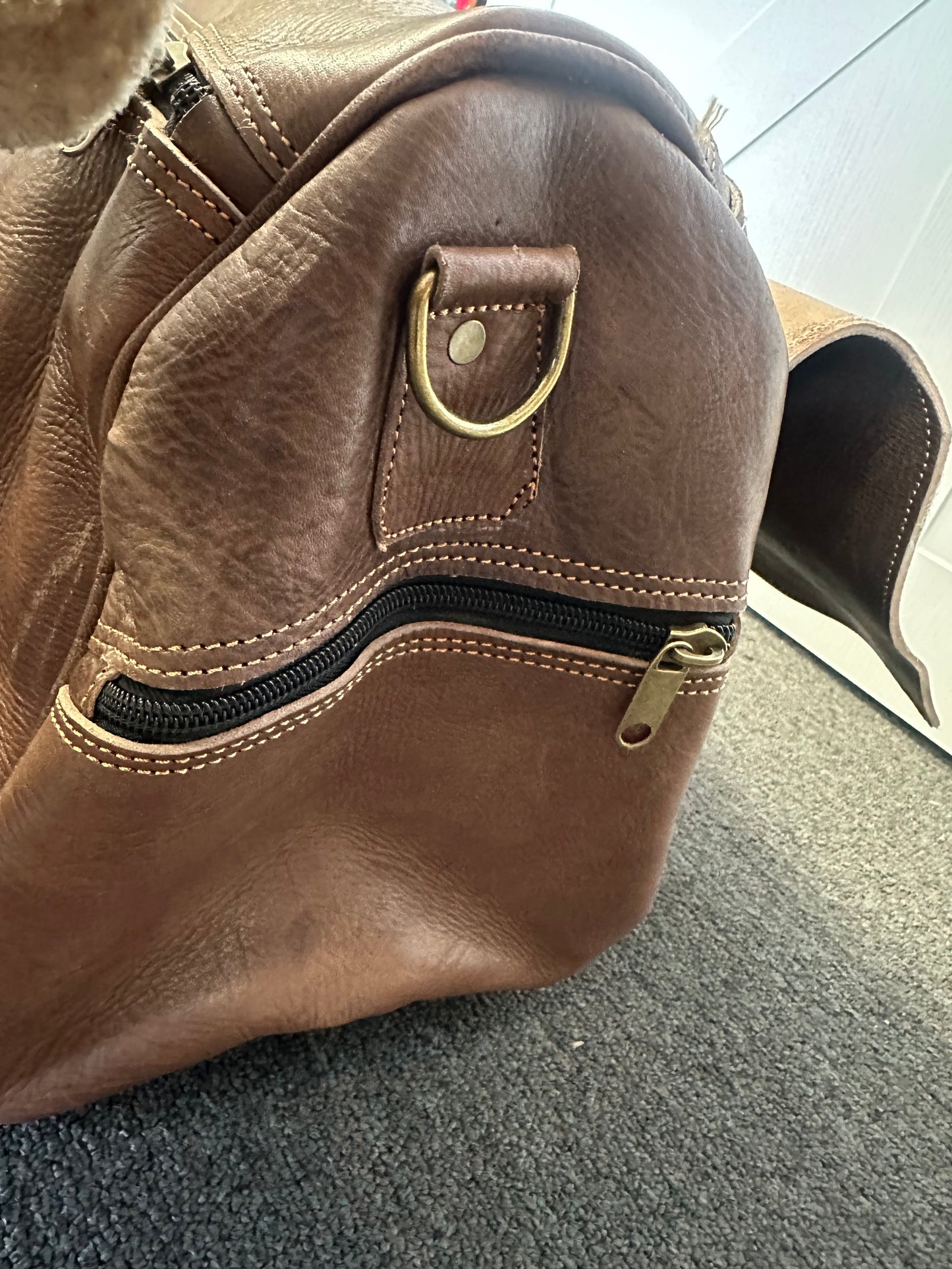 Large Angelica traveling bag with strap