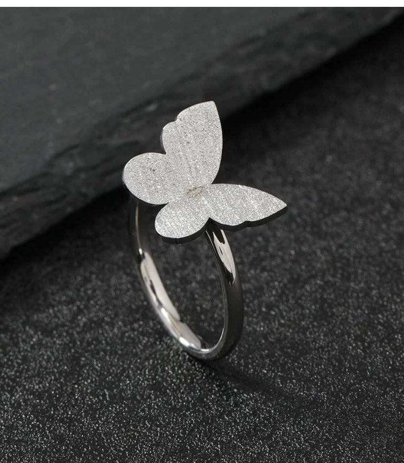 Butterfly rings