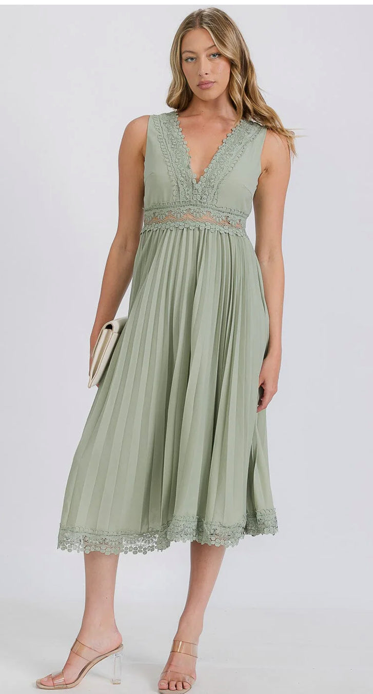 WOMEN'S SLEEVELESS V-NECK TRIM DETAILED PLEATED MAXI DRESS