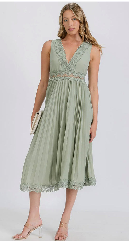 WOMEN'S SLEEVELESS V-NECK TRIM DETAILED PLEATED MAXI DRESS