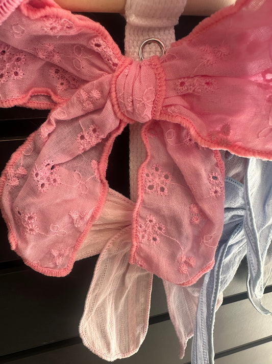 Médium size pink bow