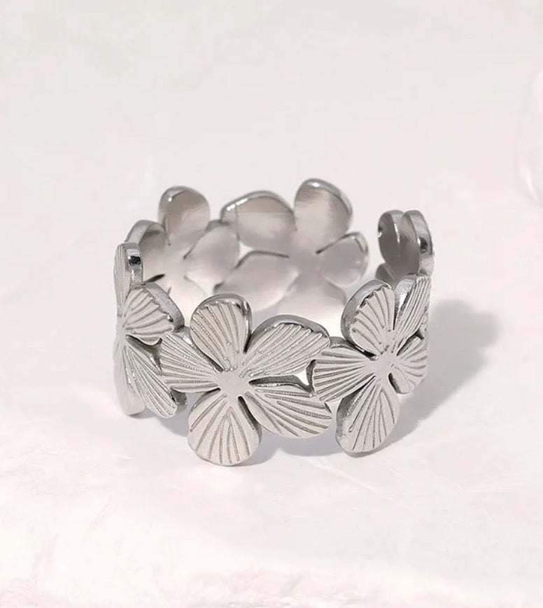 Silver and gold flower ring
