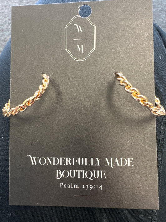 Medium twisted design hoops
