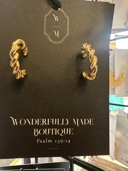 Small twisted design half hoops