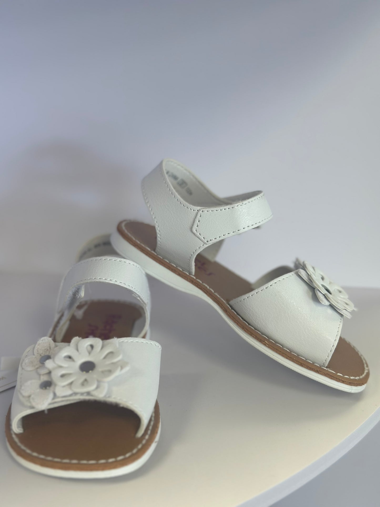 Girls white flower sandals