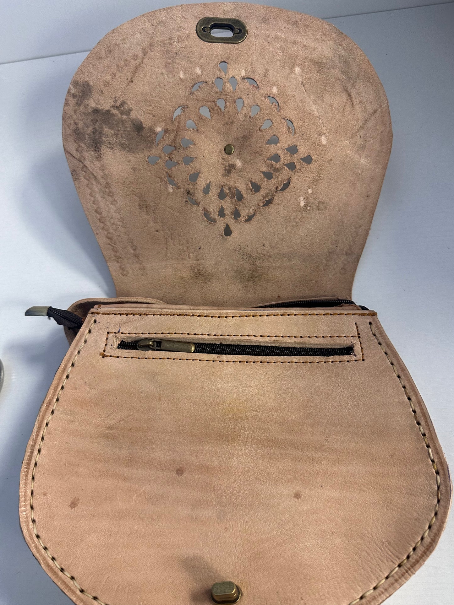 Small Aaliyah crossbody with blue stone