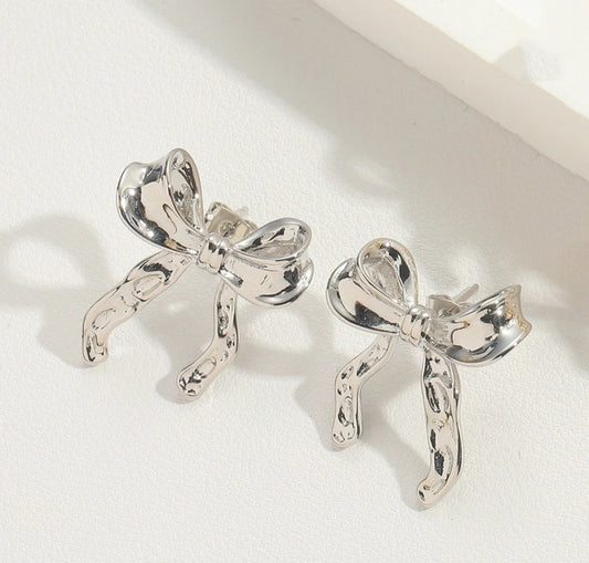 Small bow earrings