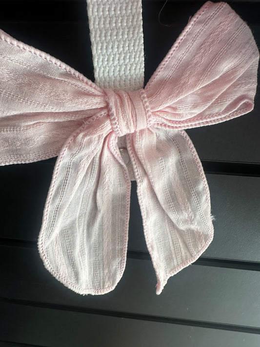 Light pink medium bow