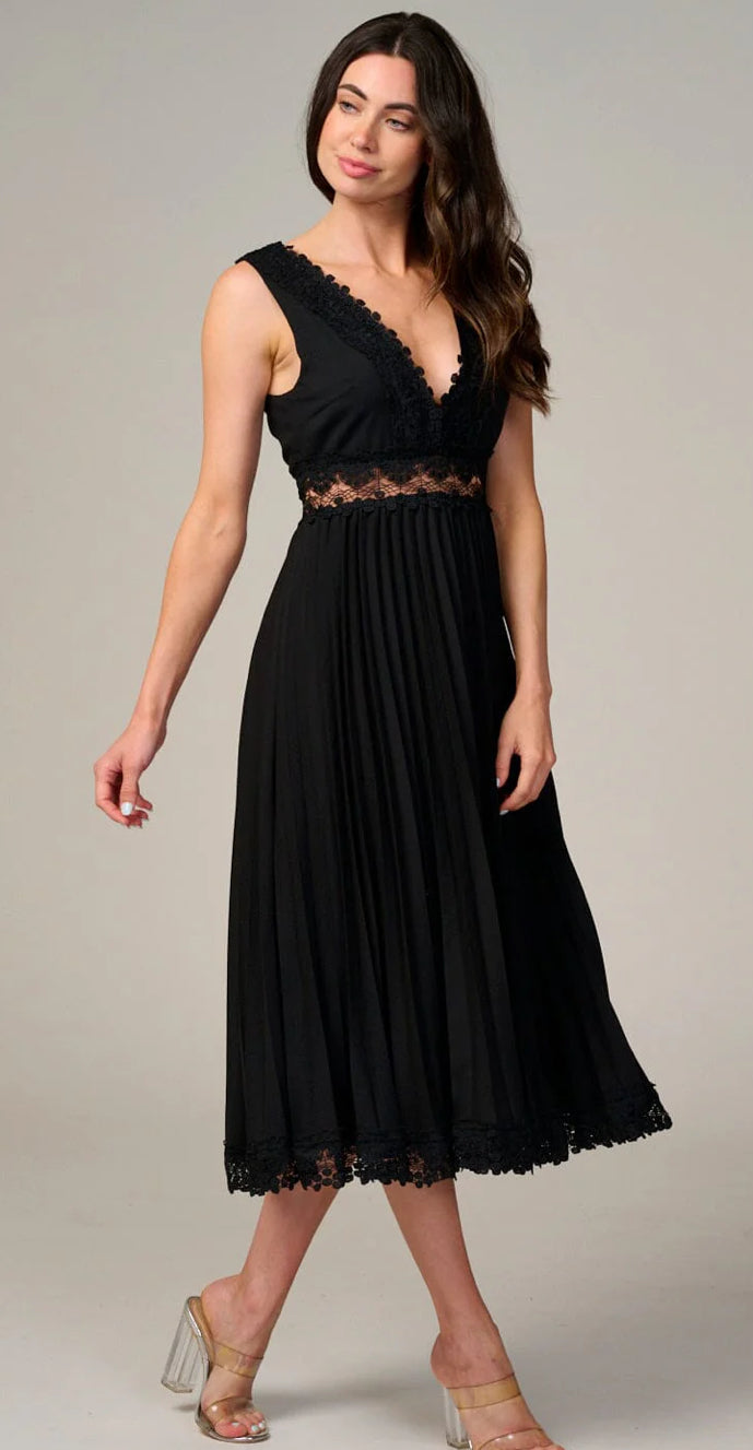 WOMEN'S SLEEVELESS V-NECK TRIM DETAILED PLEATED MAXI DRESS