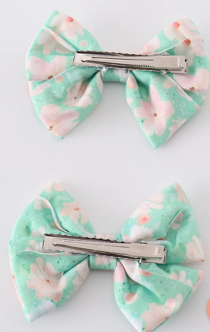 Green floral print bows