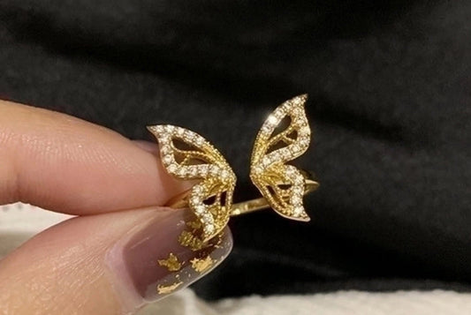 Open butterfly wings ring