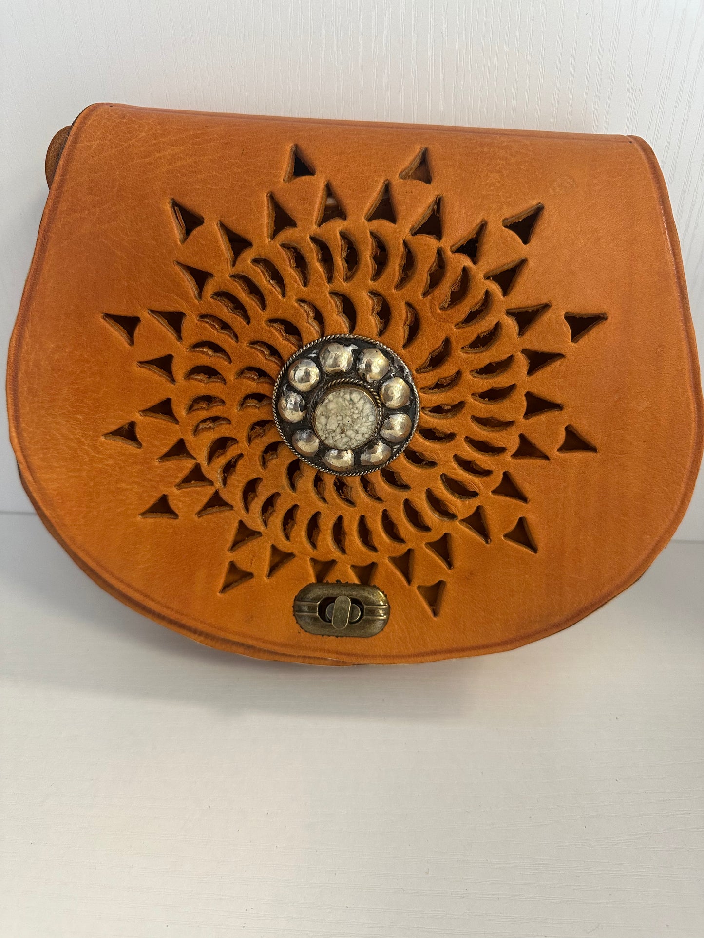 Small Aaliyah leather crossbody body with white stone