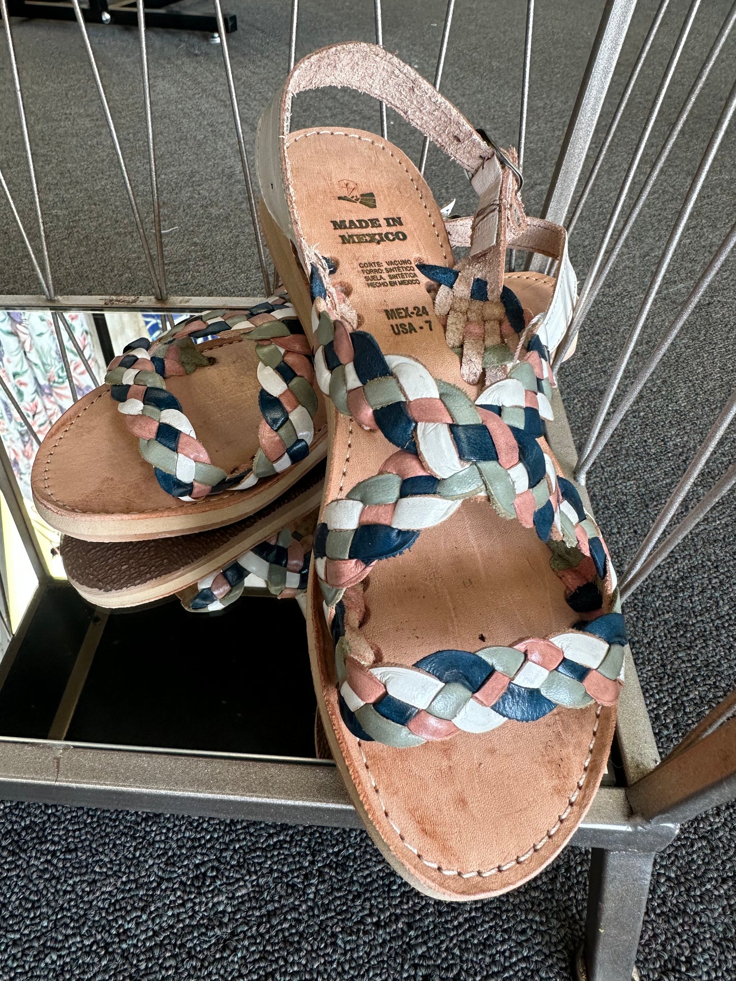 Multicolor leather sandal